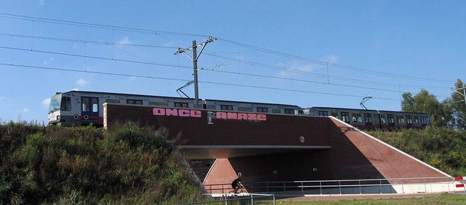  once amaze hague train bridge netherlands