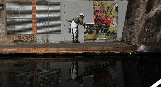  banksy water london ukingdom