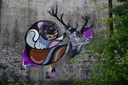  goddog dens avignon france