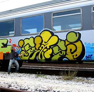  giango wons train yellow italy