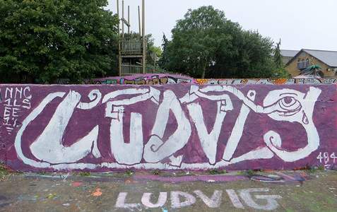 ukingdom purple ludvig1