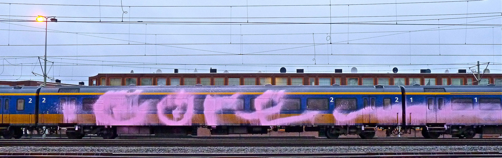 pink netherlands train wholecar gore hague fire-extinguisher fall13