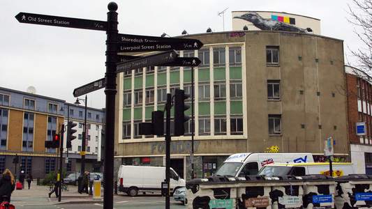  roa bird spaceinvader london ukingdom