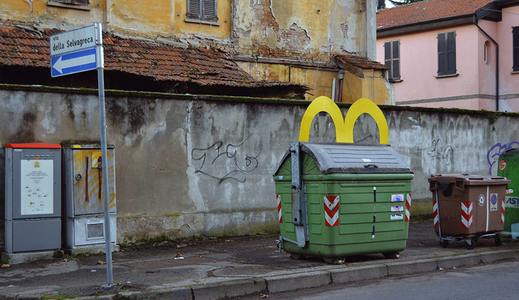 italy trash 3-d mcdo fra-biancoshock winter15